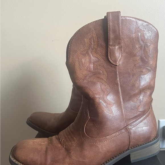 Men's Brown Western Boots - Picture 6 of 11